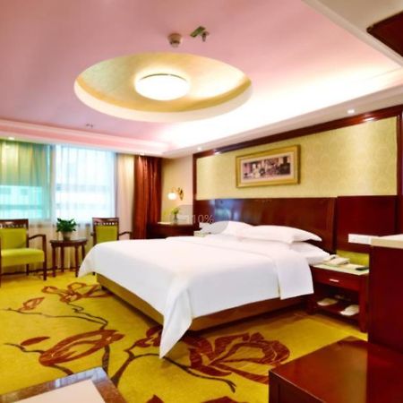 Vienna Hotel Shenzhen Railway Station ภายนอก รูปภาพ