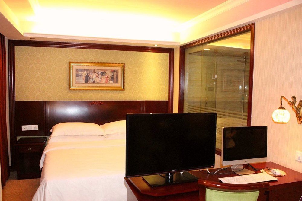 Vienna Hotel Shenzhen Railway Station ภายนอก รูปภาพ