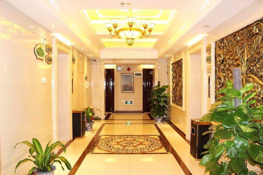 Vienna Hotel Shenzhen Railway Station ภายนอก รูปภาพ