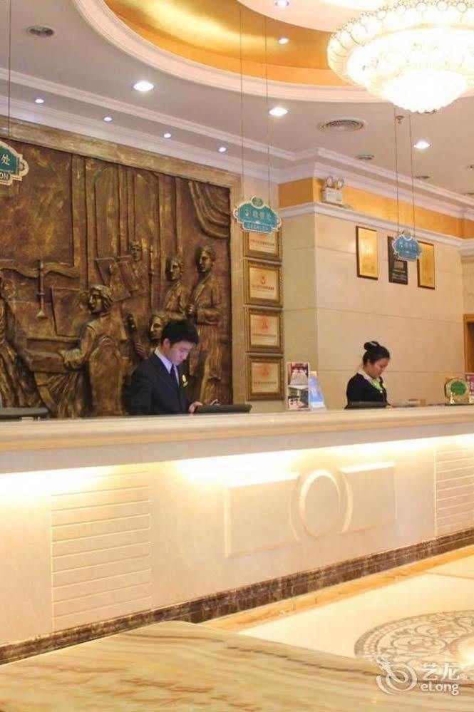 Vienna Hotel Shenzhen Railway Station ภายนอก รูปภาพ