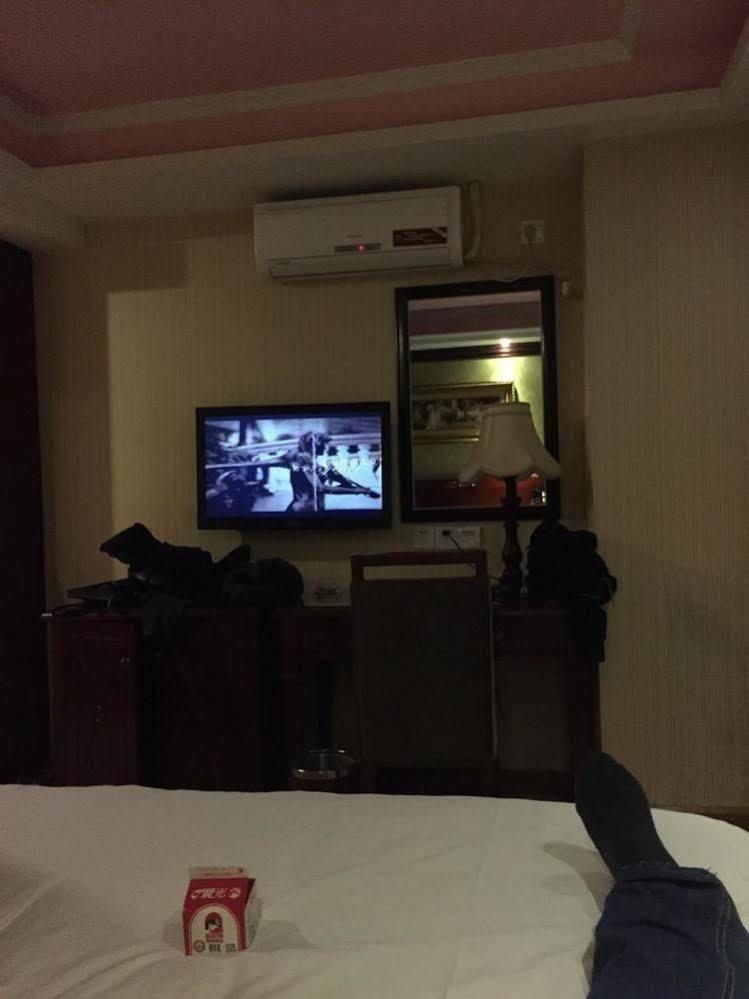 Vienna Hotel Shenzhen Railway Station ภายนอก รูปภาพ