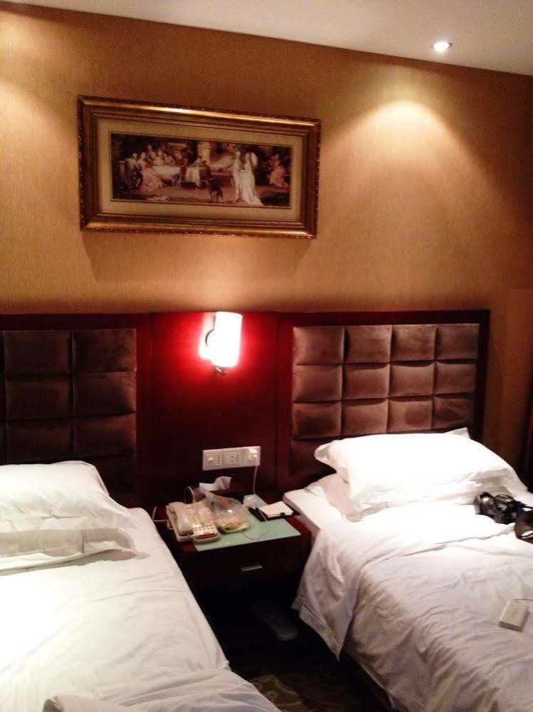 Vienna Hotel Shenzhen Railway Station ภายนอก รูปภาพ