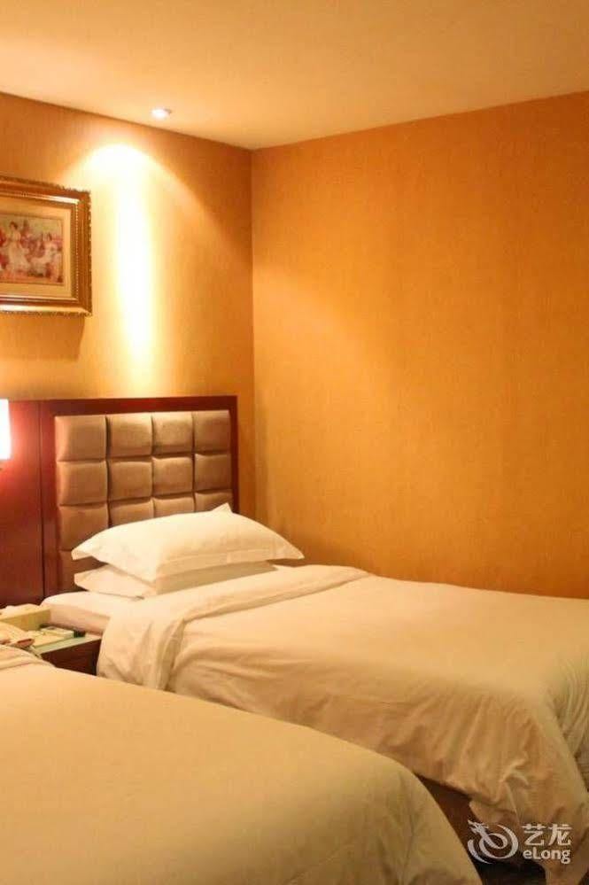 Vienna Hotel Shenzhen Railway Station ภายนอก รูปภาพ