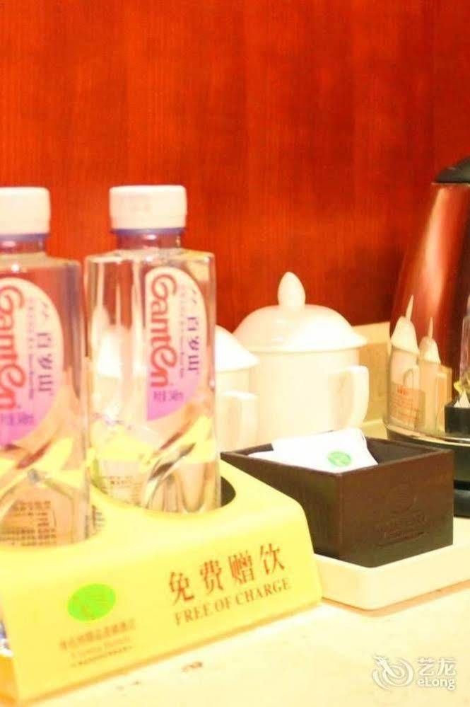 Vienna Hotel Shenzhen Railway Station ภายนอก รูปภาพ