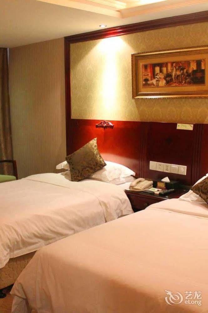Vienna Hotel Shenzhen Railway Station ภายนอก รูปภาพ